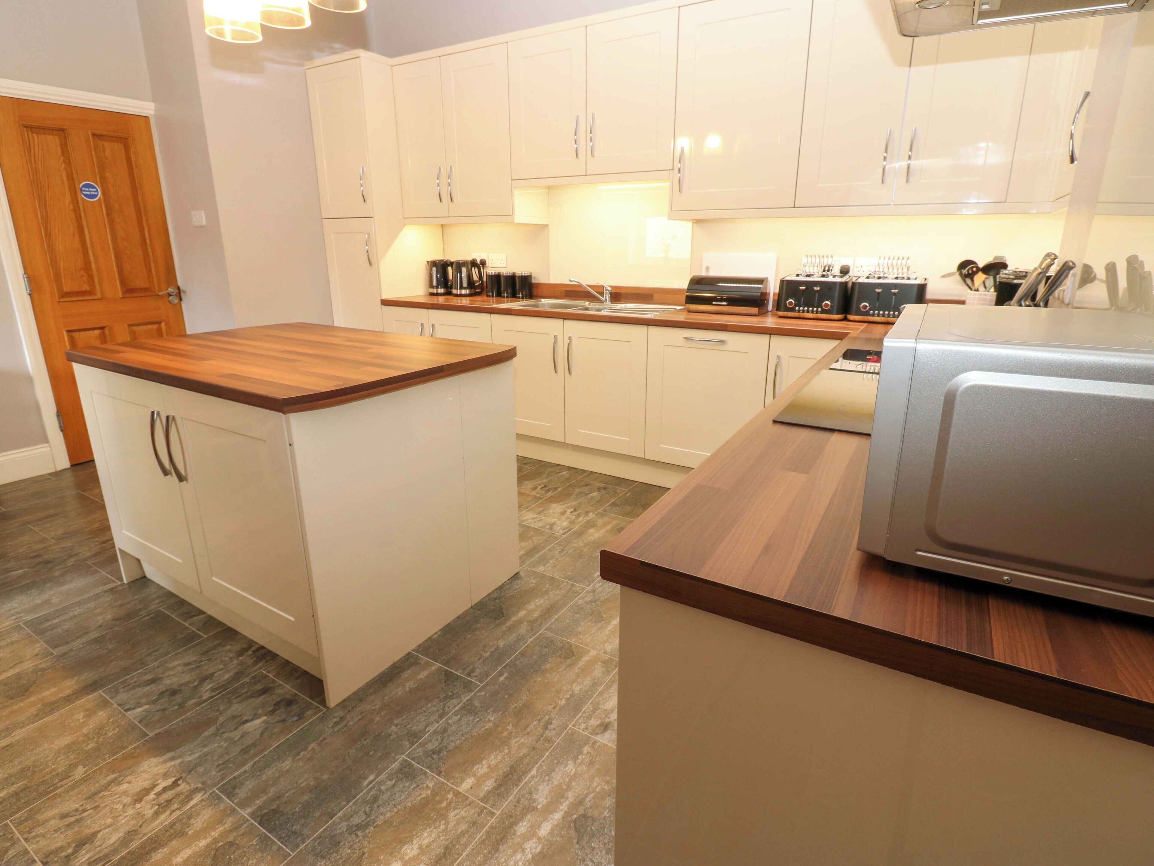 Cottage | Private kitchen | Cookware/dishes/utensils