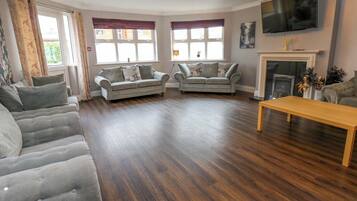 Cottage | Living area