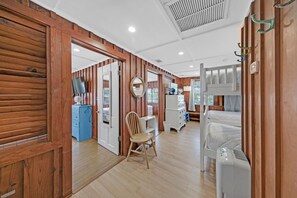 4 habitaciones, tabla de planchar con plancha y wifi gratis 