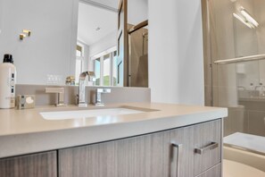 Bad | Håndklær og sjampo