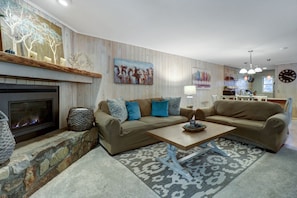 Condo, 2 Bedrooms | Living area | Smart TV