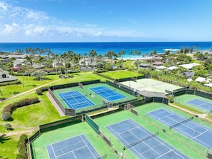 Condo, 2 Bedrooms | Sport court