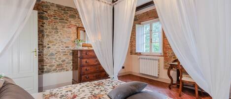 4 Schlafzimmer, Bügeleisen/Bügelbrett, Bettwäsche