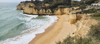 Coastal Cozy de Armacao with Pool