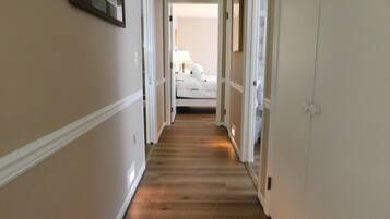 3 soverom, skrivebord, strykejern/-brett og wi-fi