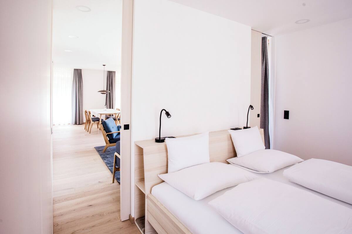 Condo luxo (Gartenblick Balkon) | Roupas de cama premium, edredons de pluma, cofres nos quartos