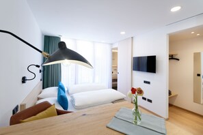 ซูพีเรียสตูิดิโอ (Studio Petite) | เครื่องนอนระดับพรีเมียม, ผ้านวมขนเป็ด, ตู้นิรภัยในห้องพัก