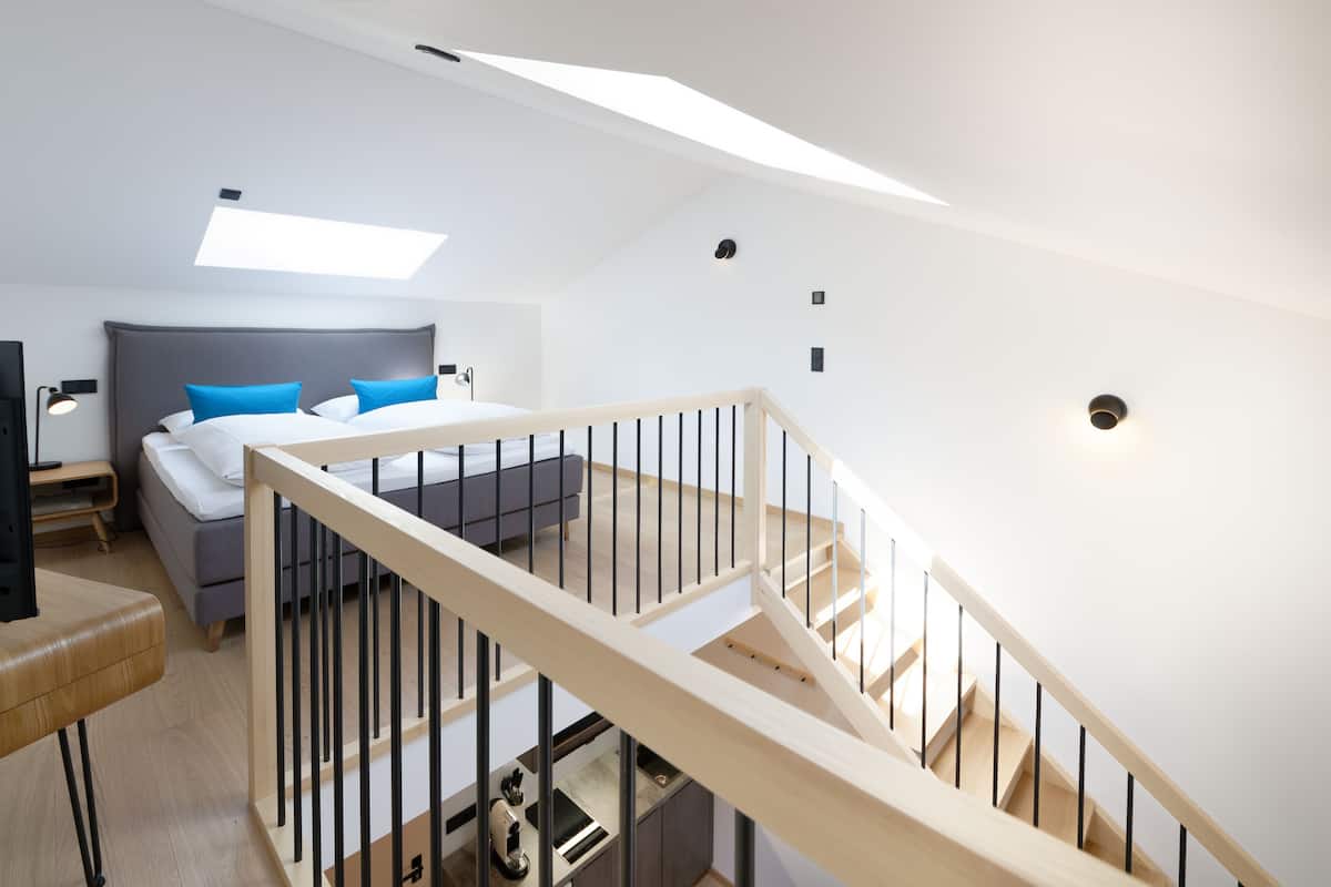 Duplex superior (Sternenhimmel) | Roupas de cama premium, edredons de pluma, cofres nos quartos