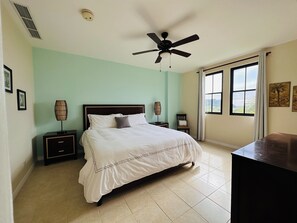 2 室のベッドルーム、WiFi (無料)、ベッドシーツ