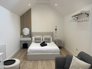 Cabin | 1 bedroom, iron/ironing board, free WiFi, bed sheets