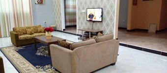 Serenity at it's very best - 15 min from the airport.