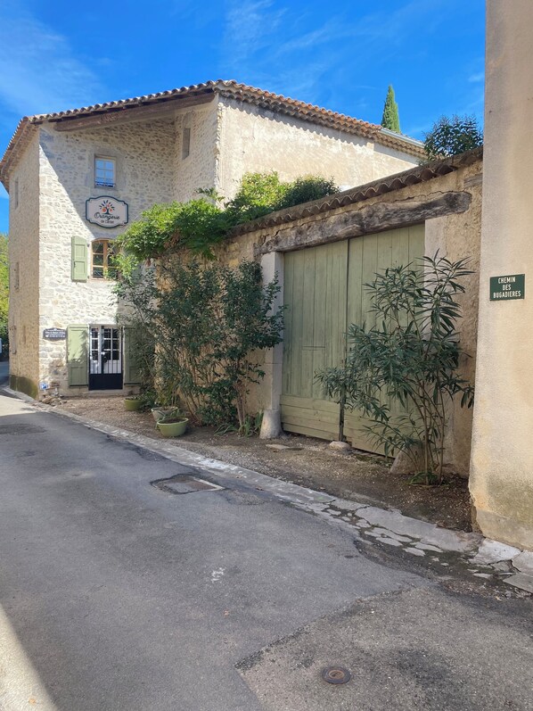 Fachada del alojamiento