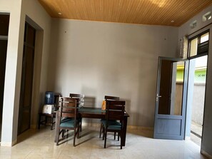 تناول الطعام