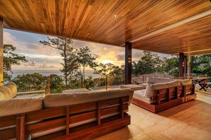 Terrace/patio - ABSOLUTE luxury design mansion FREE airport shuttle - Yoga Shala - Concierge (Uvita)