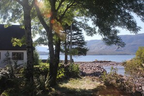Exterior - Stunning Large Beachfront home in the heart of the Torridon Highlands! Wow! (Inveralligin)