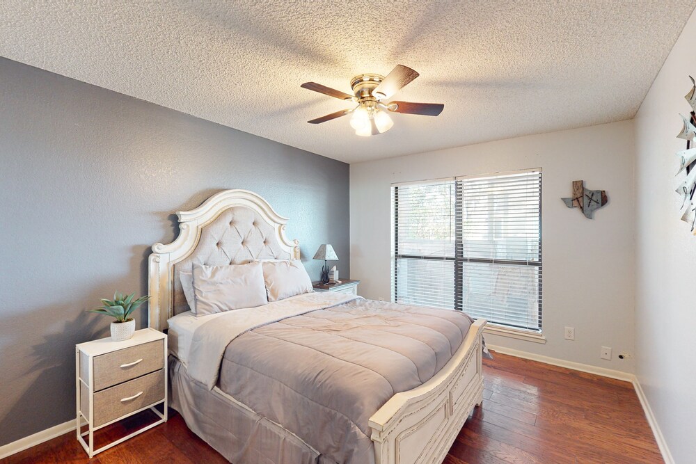 Spacious home with golf course views, private pool Stephenville Vrbo