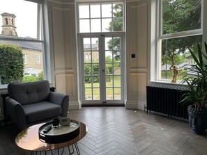 Maison, plusieurs lits | Intérieur