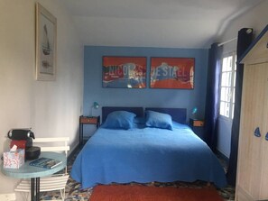 4 chambres, fer et planche à repasser, accès au Wi-Fi (inclus)