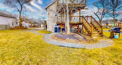 Large home - W/D & firepit - special rates Oct-May