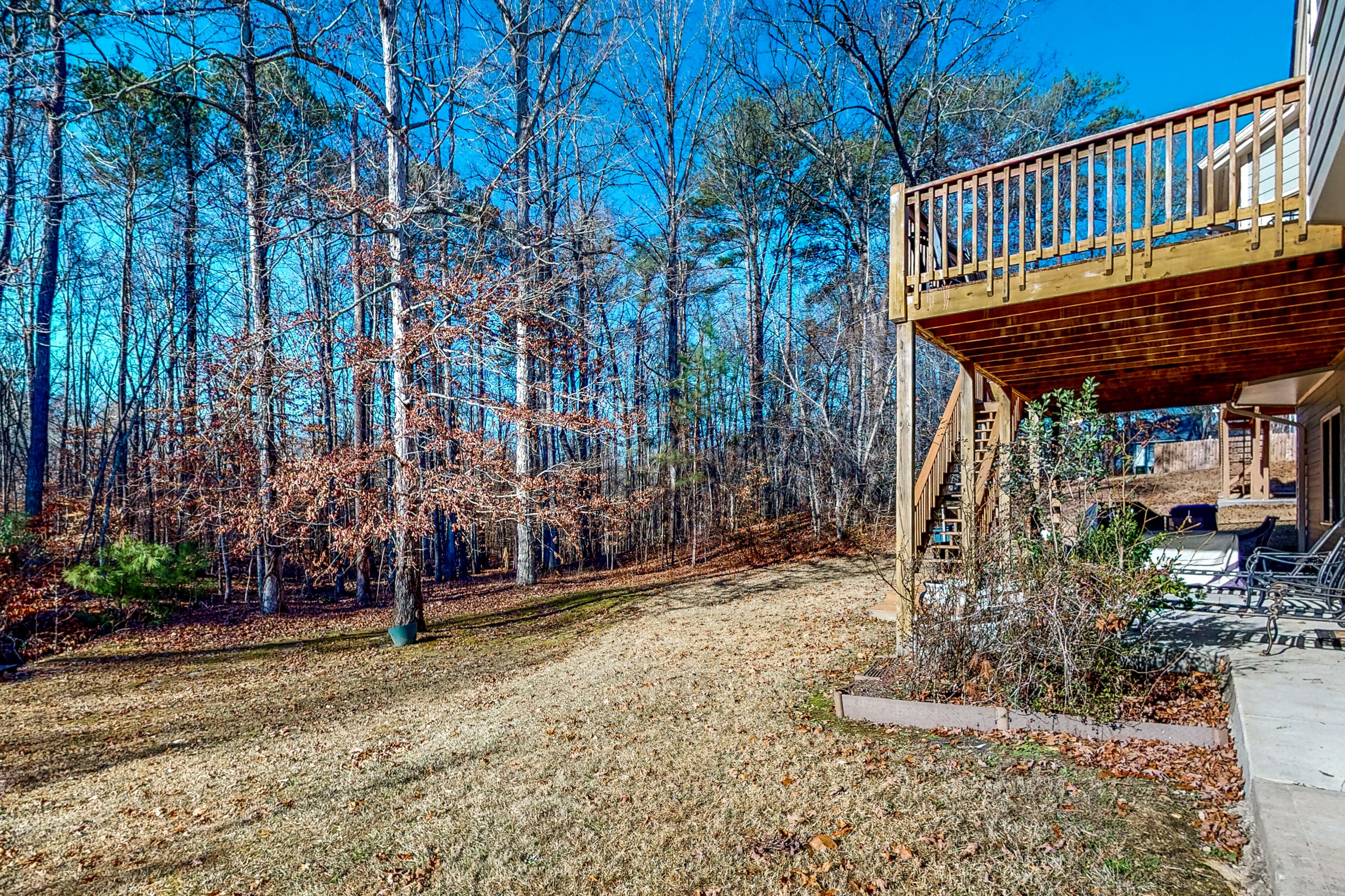Luxe retreat near the airport with home theater, gym, deck, grill, & pool table