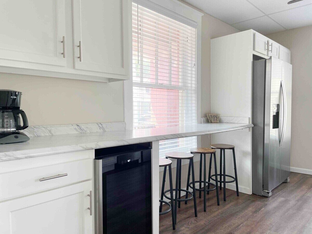 Geladeira, micro-ondas, fogão, cooktop