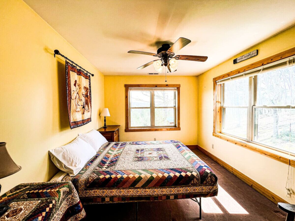2 bedrooms, bed sheets