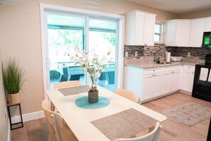 Living area - Family Home Tampa (Tampa)