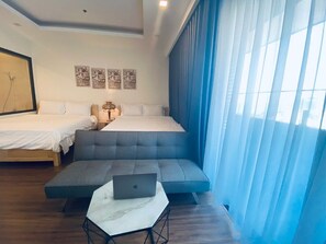 2 habitaciones, tabla de planchar con plancha, wifi y ropa de cama