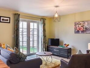 TV - 3 bedroom accommodation in Helmsley (Helmsley)