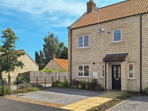 Exterior - 3 bedroom accommodation in Helmsley (Helmsley)