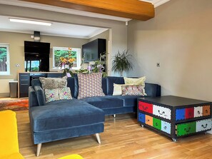 Living area - 2 bedroom accommodation in Derby (Derby)