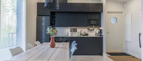 Réfrigérateur, micro-ondes, lave-vaisselle