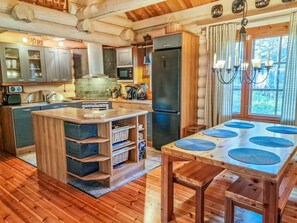 Fridge, microwave, dishwasher, cookware/dishes/utensils