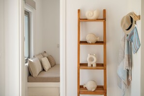 Interior - Luxury Villas with beautiful pool view! Family-sized with a  7,000 sqm garden! (Paros)