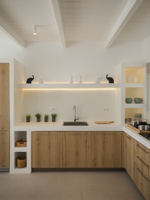 Refrigerador, microondas, horno y lavavajillas 