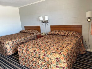 Basic Room | Free WiFi, bed sheets - Ballinger Inn (Ballinger)