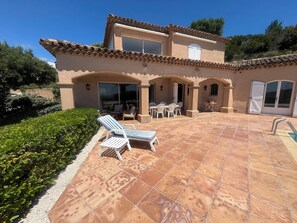 Outdoor dining - Locations de Villas à Louer Directement (Cavalaire-sur-Mer)