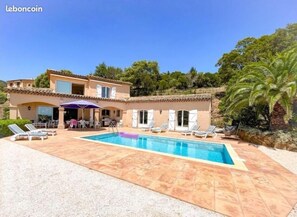Outdoor pool - Locations de Villas à Louer Directement (Cavalaire-sur-Mer)