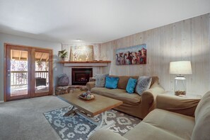 Smart TV, fireplace, computer monitors