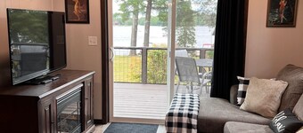 On the Eagle River Chain, Pier Slip, Kayaks, Wi-fi, AC, On Snowmobile Trail
