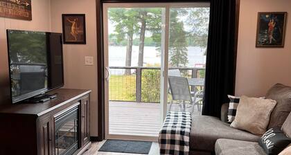 On the Eagle River Chain, Pier Slip, Kayaks, Wi-fi, AC, On Snowmobile Trail