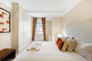 4 habitaciones, tabla de planchar con plancha, wifi y ropa de cama