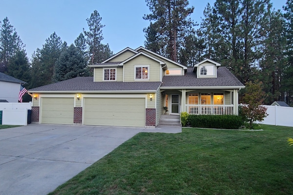 HOME IS CONNECTED- to Riverside State Park.  Private Access to Park in backyard.