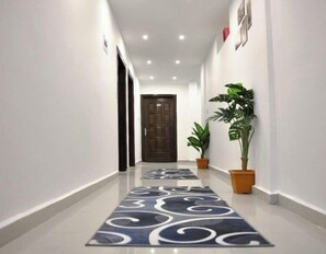 City Triple Room | Hypo-allergenic bedding, pillowtop beds, desk, laptop workspace - Petra Cloud 1977 - Wadi Mousa (Wadi Musa)