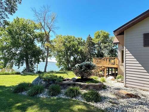 Spacious home with a large deck and ample space for beautiful sunset viewing!