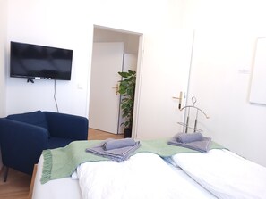 Apartment | 3 Schlafzimmer, laptopgeeigneter Arbeitsplatz, Verdunkelungsvorhänge