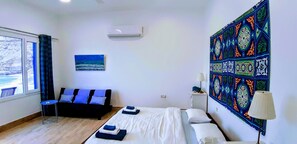 1 bedroom, bed sheets
