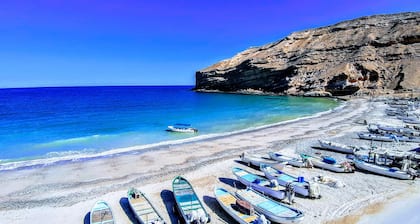 THE VIEW BEACH APPARTMENT - Direct sea view with 50m2 terrace