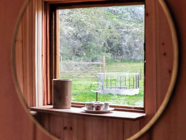 Interior - Falgate Shepherds Hut (Caston, near Watton)