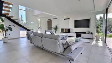 TV connectée, cheminée